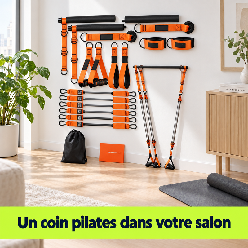 Kit PilatesBar appuyé contre un mur à côté d'un tapis dans un appartement lumineux