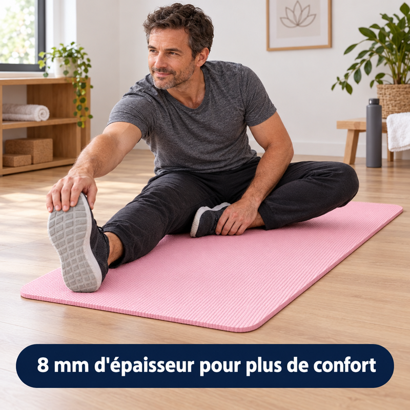 Homme s'étirant sur le tapis CloudMat™ - 8 mm d'épaisseur pour plus de confort