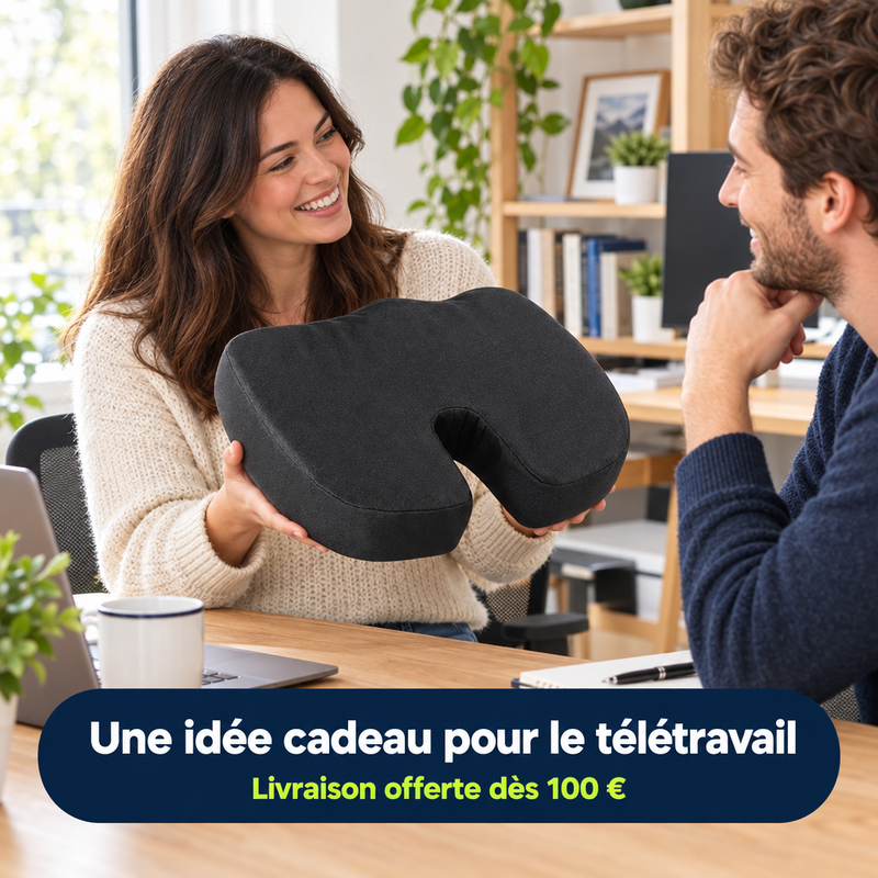 Couple dans un bureau à domicile découvrant le coussin d'assise SitEase
